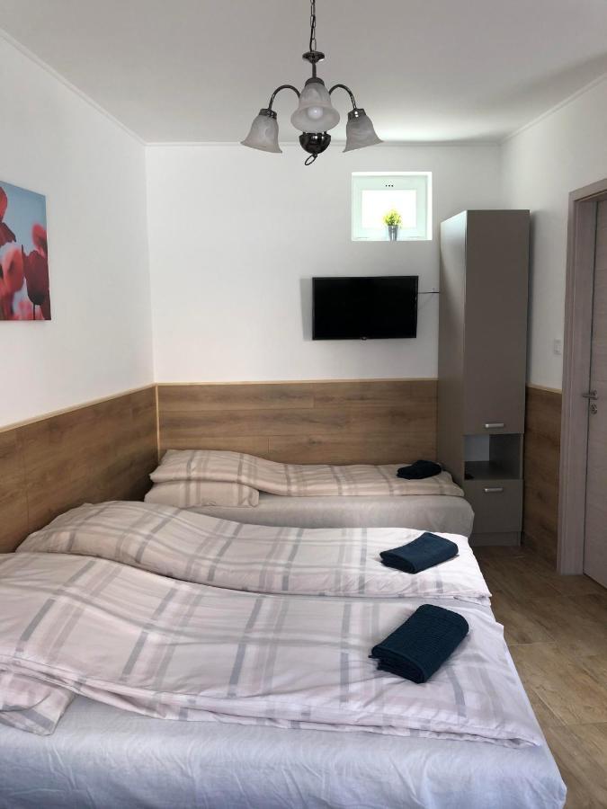 Avas Apartman Miskolc Eksteriør billede