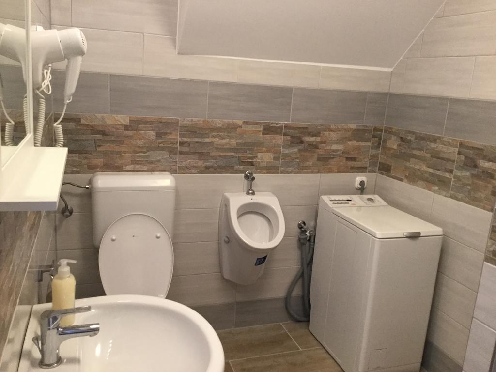 Avas Apartman Miskolc Eksteriør billede