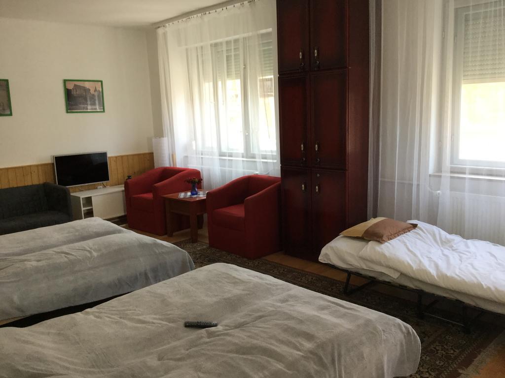 Avas Apartman Miskolc Eksteriør billede