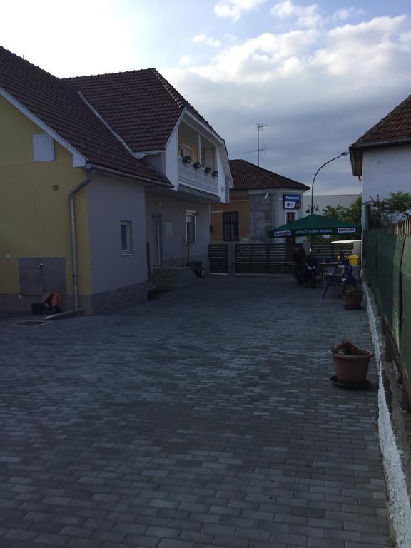 Avas Apartman Miskolc Eksteriør billede